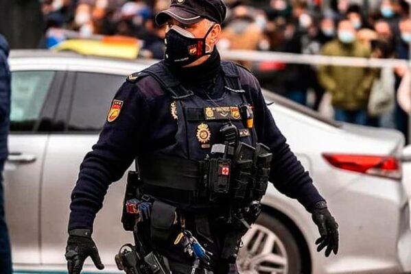 La Policía Local de Humanes de Madrid dotada de torniquete táctico para el  control de hemorragias.